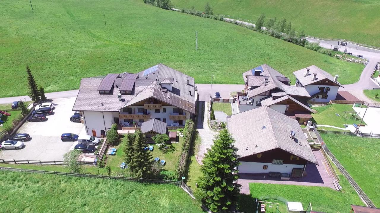 Almhotel Bergerhof Sarentino Buitenkant foto