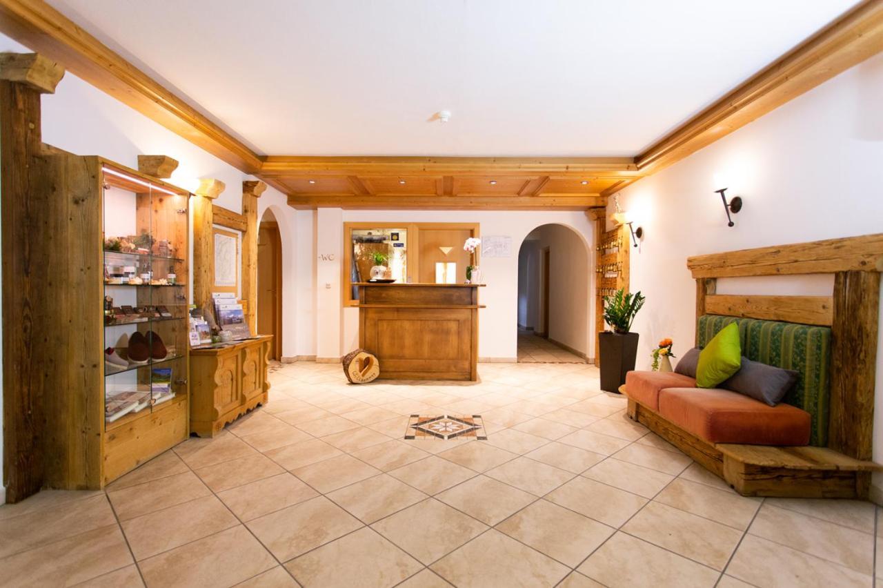 Almhotel Bergerhof Sarentino Buitenkant foto
