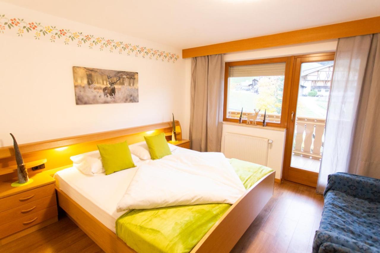 Almhotel Bergerhof Sarentino Buitenkant foto