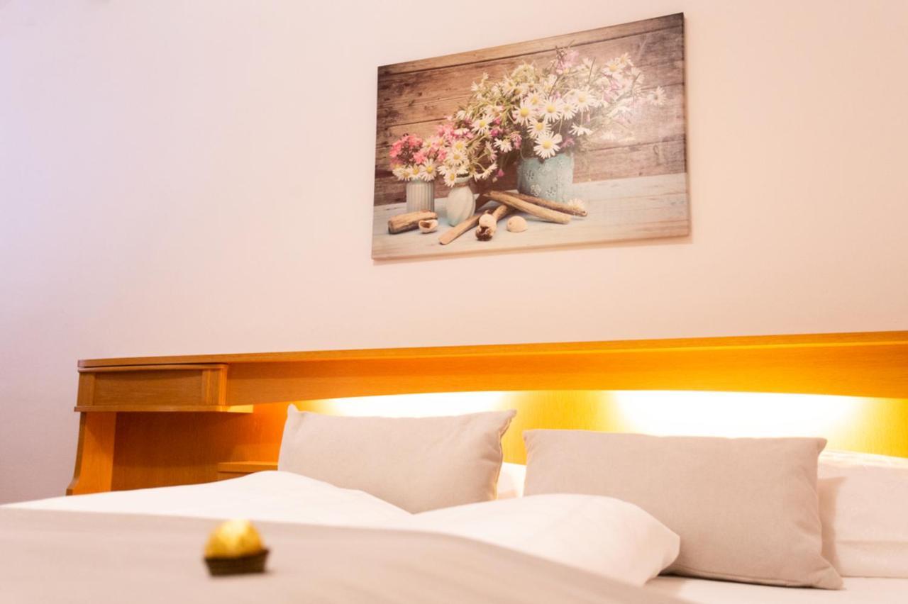 Almhotel Bergerhof Sarentino Buitenkant foto