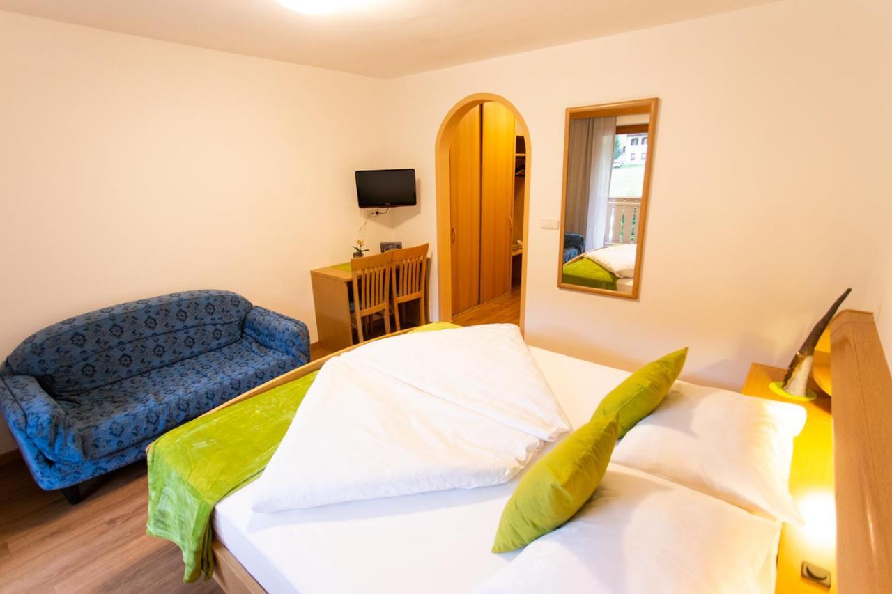 Almhotel Bergerhof Sarentino Buitenkant foto