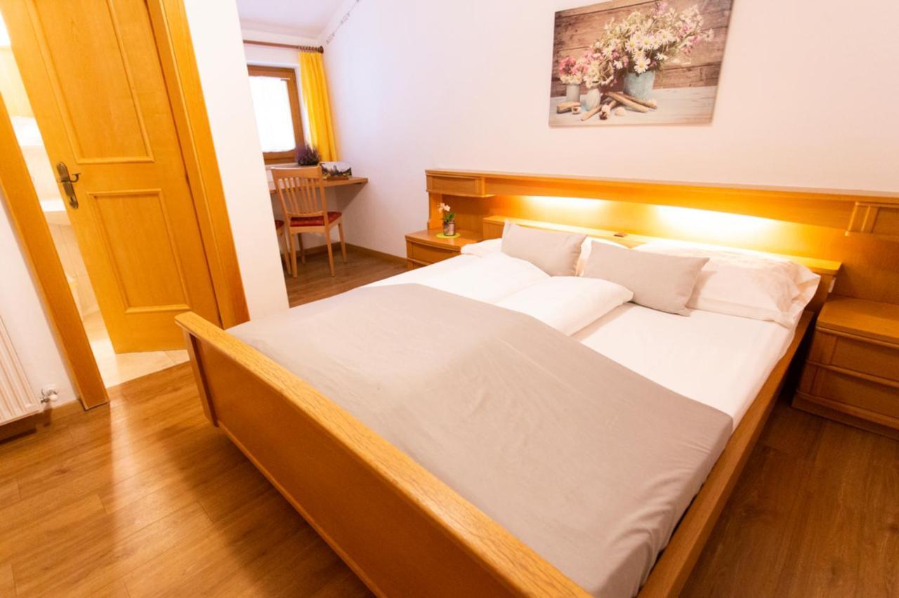 Almhotel Bergerhof Sarentino Buitenkant foto