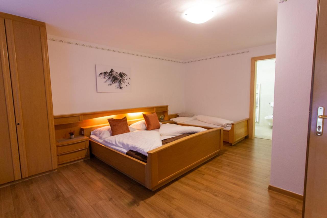 Almhotel Bergerhof Sarentino Buitenkant foto