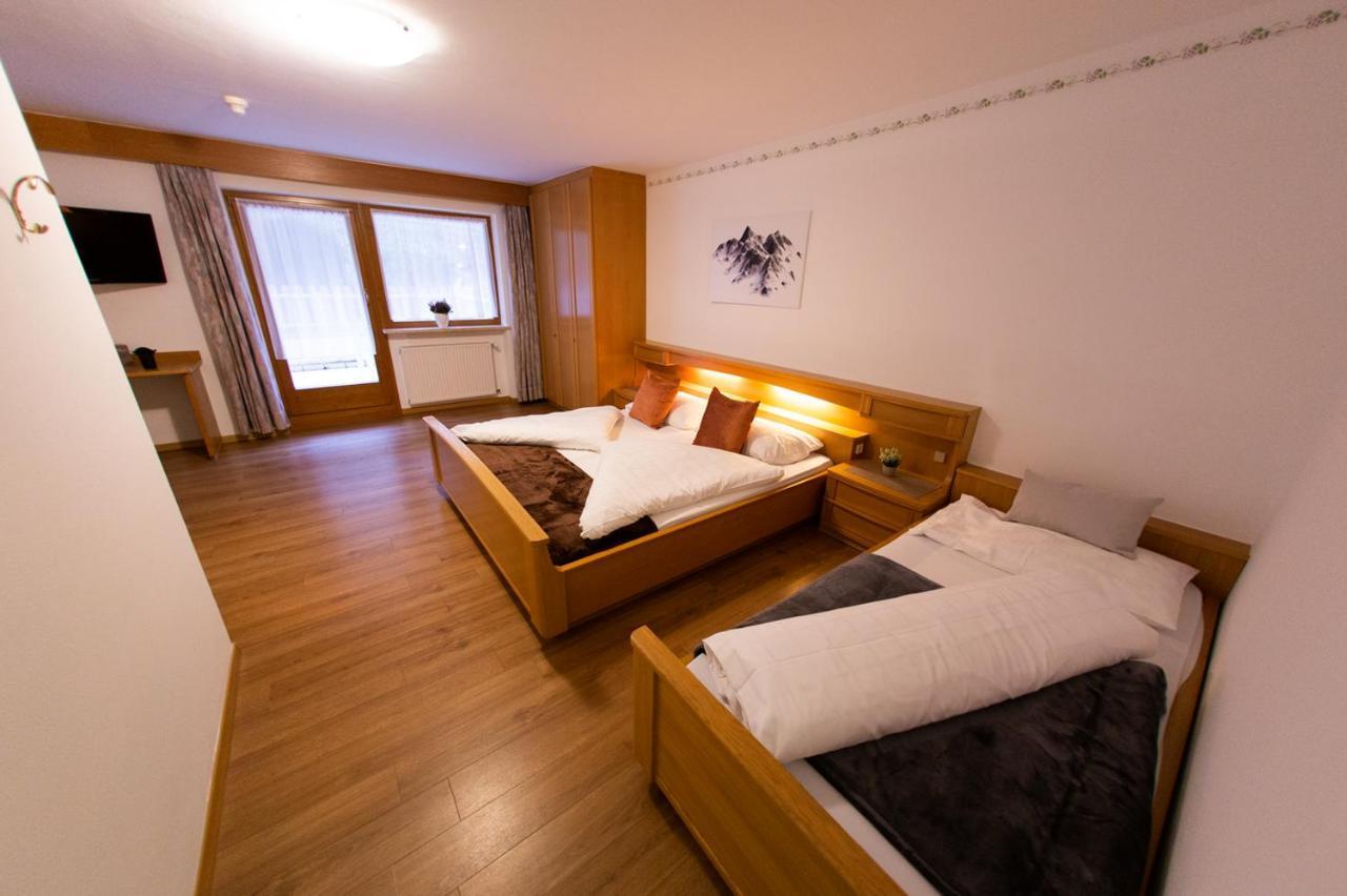 Almhotel Bergerhof Sarentino Buitenkant foto