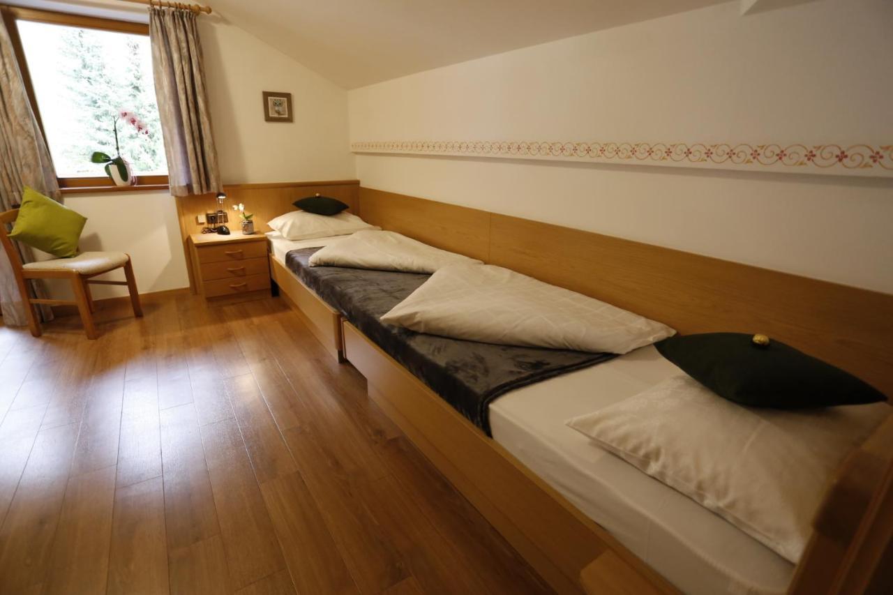 Almhotel Bergerhof Sarentino Buitenkant foto